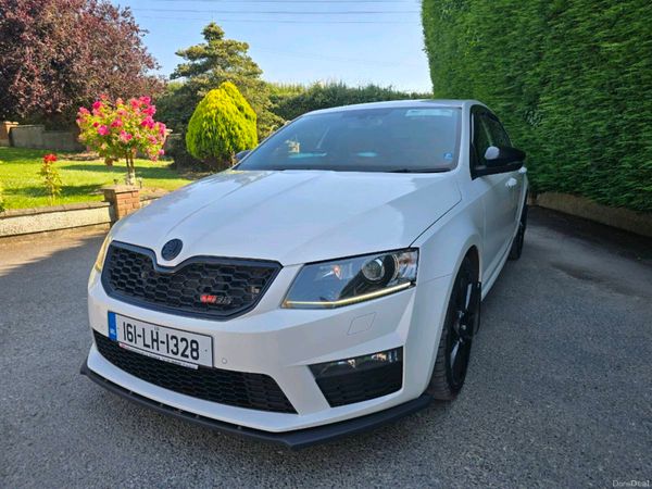 Skoda Octavia Saloon, Diesel, 2016, White