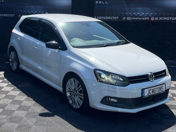 Volkswagen Polo Hatchback, Petrol, 2015, White