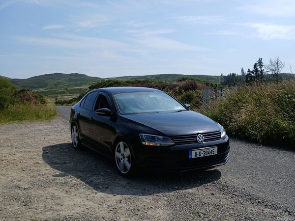 Volkswagen Jetta Saloon, Diesel, 2011, Black