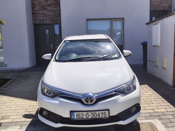 Toyota Auris Hatchback, Diesel, 2016, White