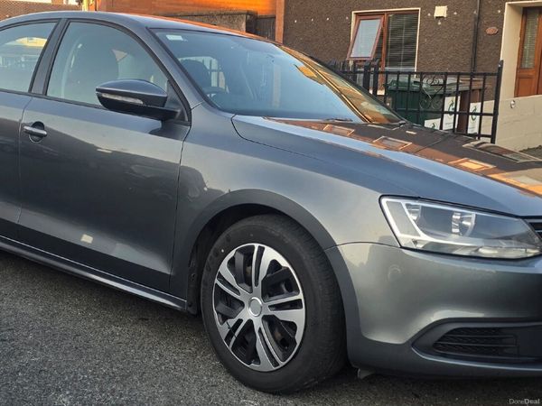 Volkswagen Jetta Saloon, Diesel, 2012, Grey