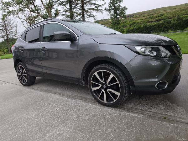 Nissan Qashqai Hatchback, Diesel, 2016, Grey