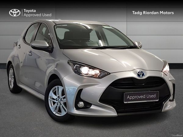 Toyota Yaris Hatchback, Petrol Hybrid, 2023, Grey