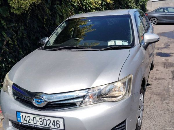 Toyota Corolla Estate, Petrol Hybrid, 2014, Silver