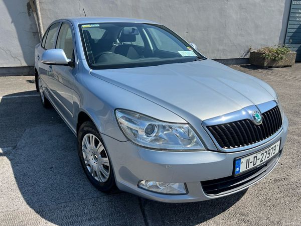 Skoda Octavia Hatchback, Petrol, 2011, Blue