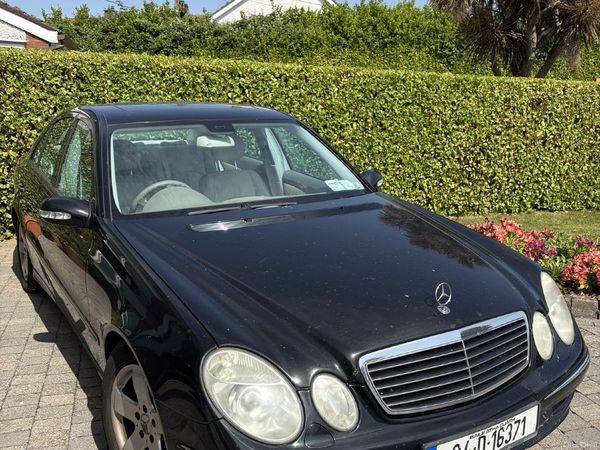 Mercedes-Benz E-Class Saloon, Petrol, 2004, Black