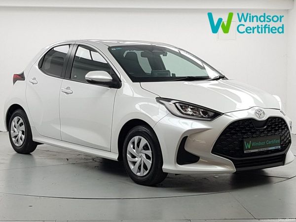 Toyota Yaris Hatchback, Petrol Hybrid, 2024, White