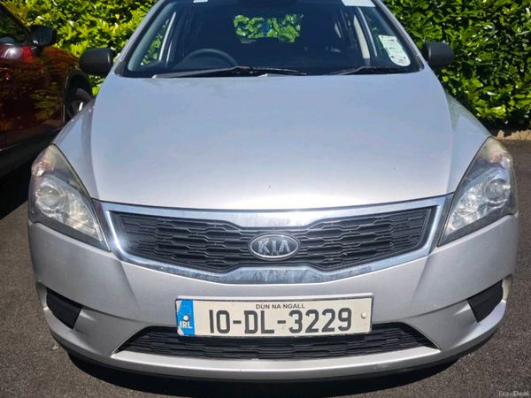 Kia Ceed Hatchback, Diesel, 2010, Silver