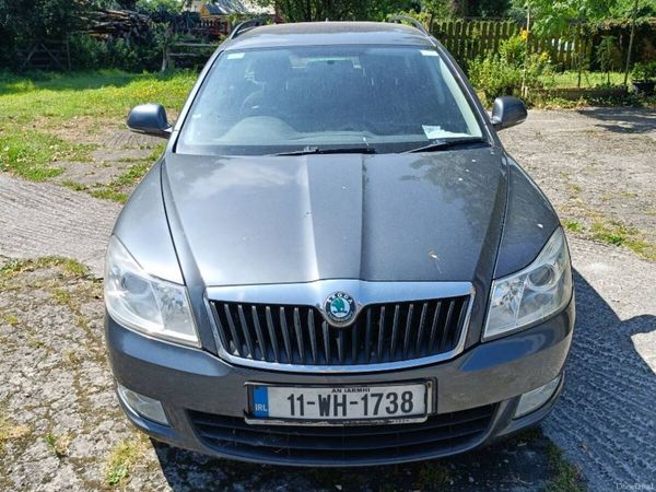 Skoda Octavia Estate, Diesel, 2011, Grey