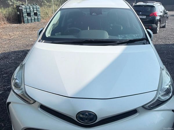 Toyota Prius MPV, Petrol Hybrid, 2019, White