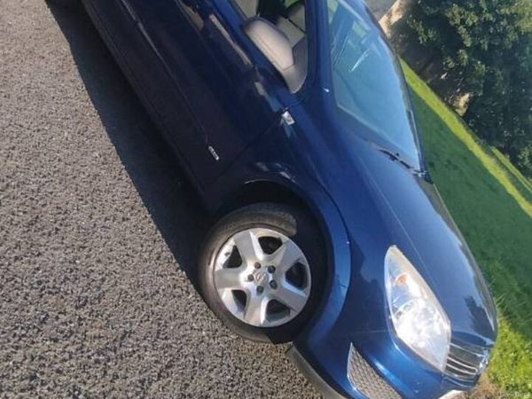 Opel Astra Hatchback, Petrol, 2007, Blue