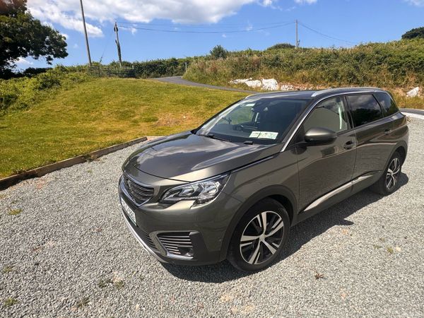 Peugeot 5008 MPV, Petrol, 2019, Grey