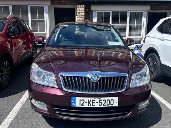 Skoda Octavia Hatchback, Petrol, 2012, Purple