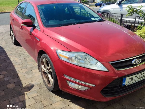 Ford Mondeo Hatchback, Diesel, 2013, Red