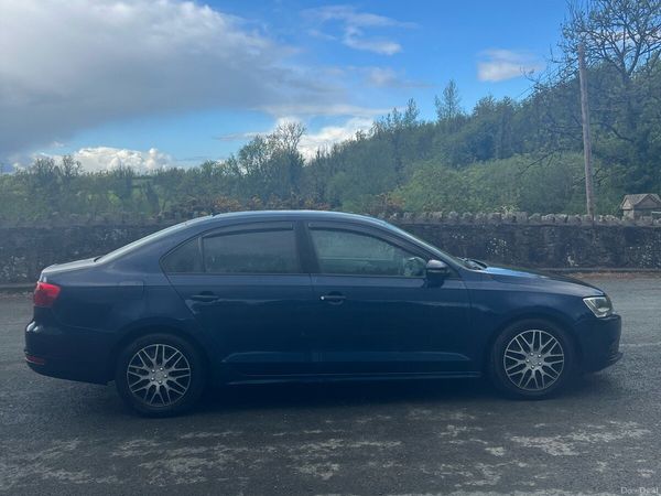 Volkswagen Jetta Saloon, Diesel, 2012, Blue