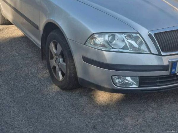 Skoda Octavia Hatchback, Petrol, 2007, Silver