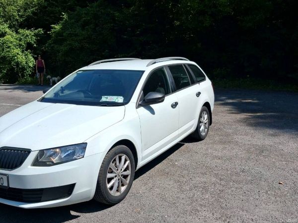 Skoda Octavia Estate, Diesel, 2015, White