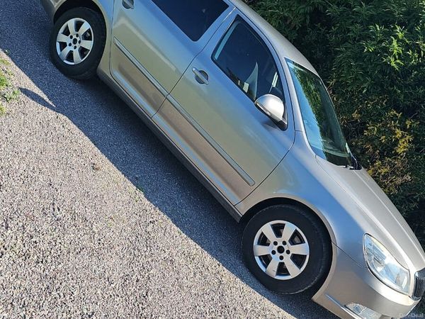 Skoda Octavia Hatchback, Diesel, 2009, Beige