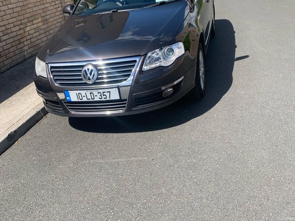 Volkswagen Passat Saloon, Petrol, 2010, Brown