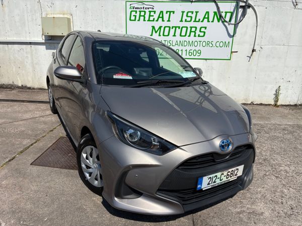 Toyota Yaris Hatchback, Petrol Hybrid, 2021, Bronze