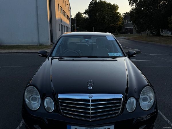 Mercedes-Benz E-Class Saloon, Petrol, 2009, Black
