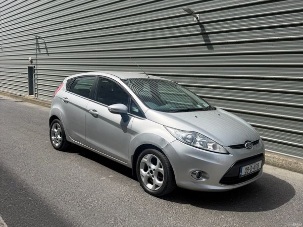 Ford Fiesta Hatchback, Petrol, 2009, Silver
