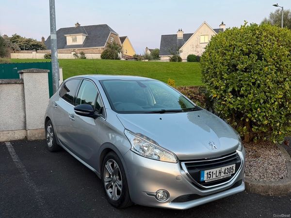 Peugeot 208 Hatchback, Petrol, 2015, Silver