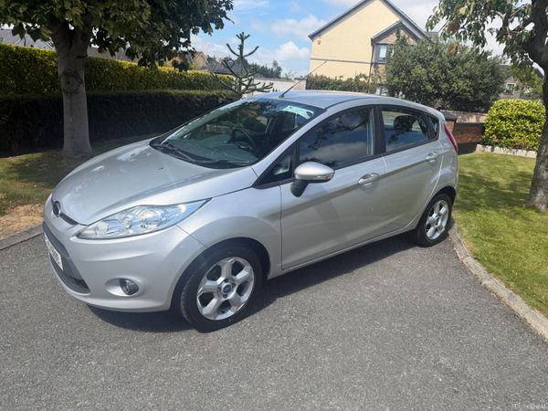 Ford Fiesta Hatchback, Petrol, 2011, Silver