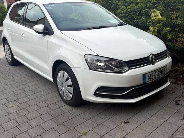 Volkswagen Polo Hatchback, Petrol, 2014, White