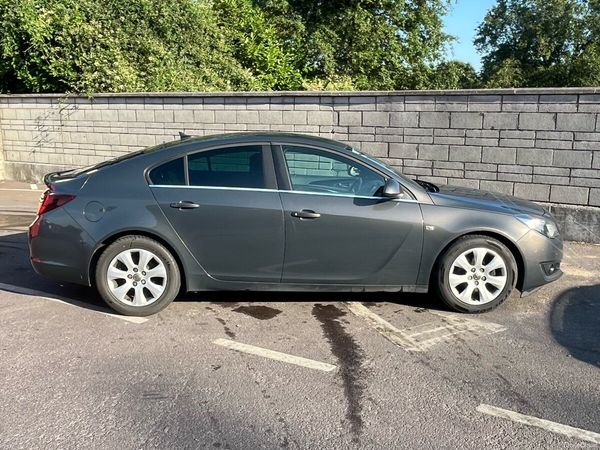 Vauxhall Insignia Hatchback, Diesel, 2015, Grey
