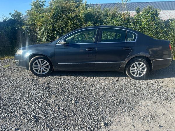 Volkswagen Passat Saloon, Diesel, 2008, Blue