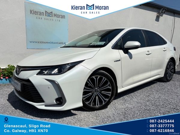 Toyota Corolla Saloon, Petrol Hybrid, 2019, White