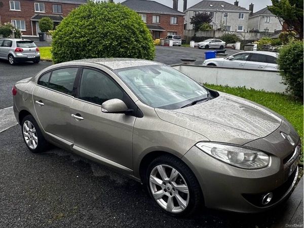 Renault Fluence Saloon, Diesel, 2010, Gold