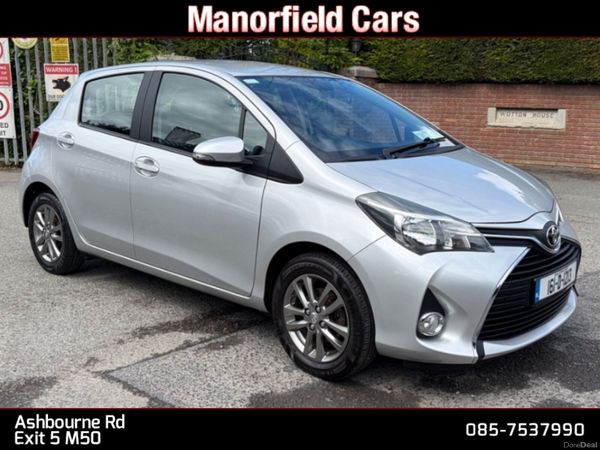 Toyota Yaris Hatchback, Petrol, 2016, Silver