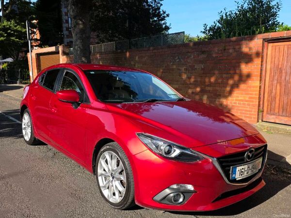 Mazda Mazda3 Hatchback, Diesel, 2016, Red