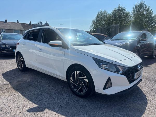 Hyundai i20 Hatchback, Petrol, 2022, White