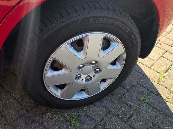 Nissan Micra Hatchback, Petrol, 2005, Red