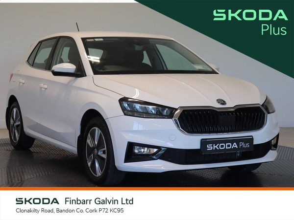 Skoda Fabia Hatchback, Petrol, 2023, White