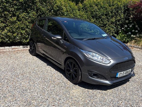 Ford Fiesta Hatchback, Petrol, 2017, Grey