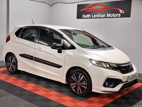 Honda Fit Hatchback, Petrol Hybrid, 2017, White