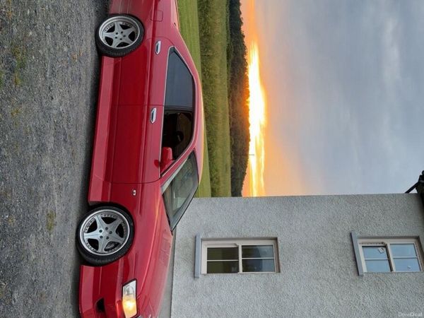 Nissan Laurel Saloon, Petrol, 1999, Red
