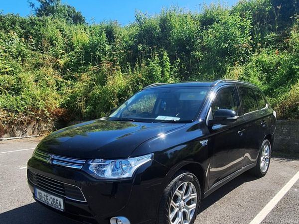 Mitsubishi Outlander SUV, Petrol Plug-in Hybrid, 2015, Black