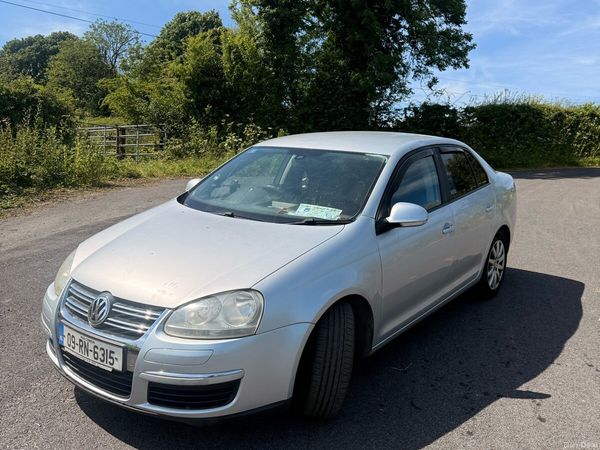 Volkswagen Jetta Saloon, Diesel, 2009, Silver