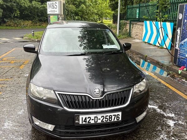 Skoda Rapid Hatchback, Petrol, 2014, Black