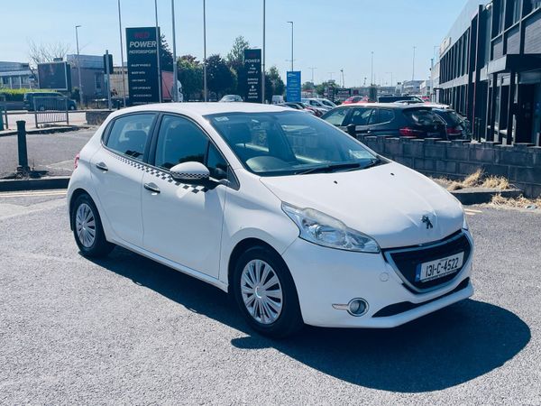 Peugeot 208 Hatchback, Diesel, 2013, White