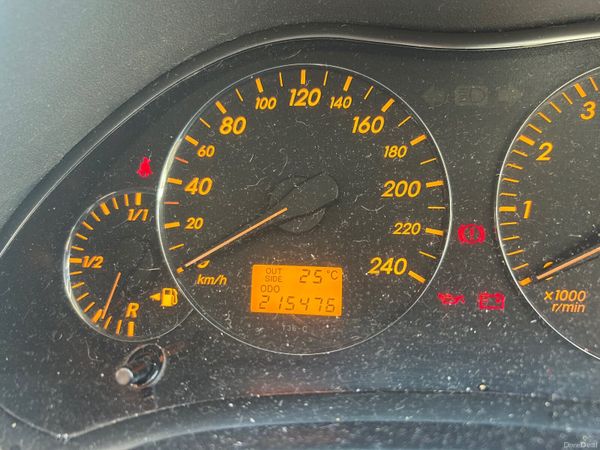 Toyota Avensis Saloon, Petrol, 2005, Silver