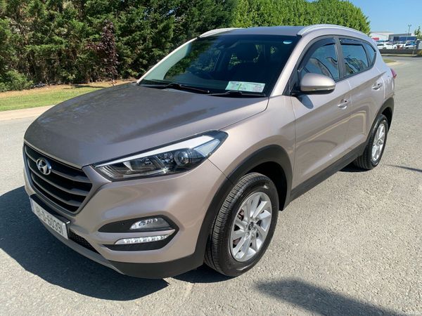 Hyundai Tucson SUV, Petrol, 2018, Beige