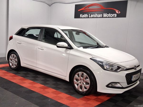Hyundai i20 Hatchback, Petrol, 2017, White