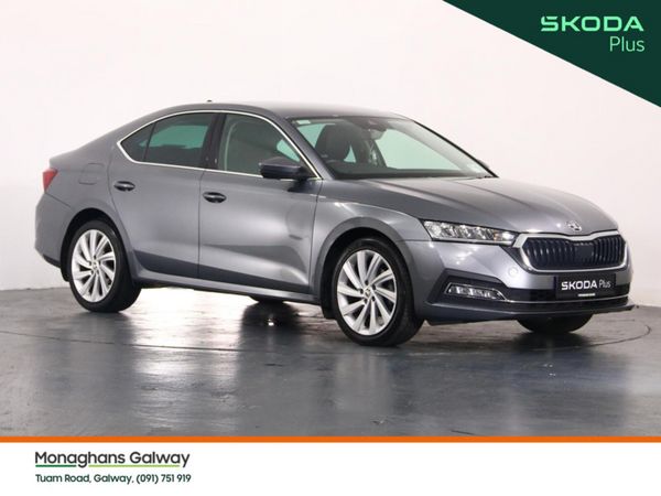 Skoda Octavia Hatchback, Diesel, 2023, Grey