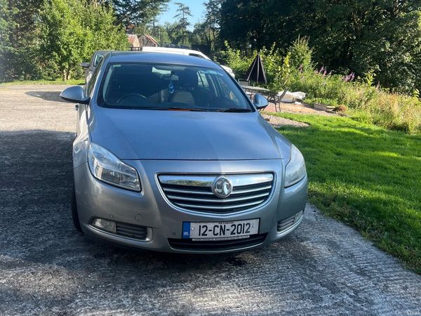 Vauxhall Insignia Hatchback, Diesel, 2012, Silver